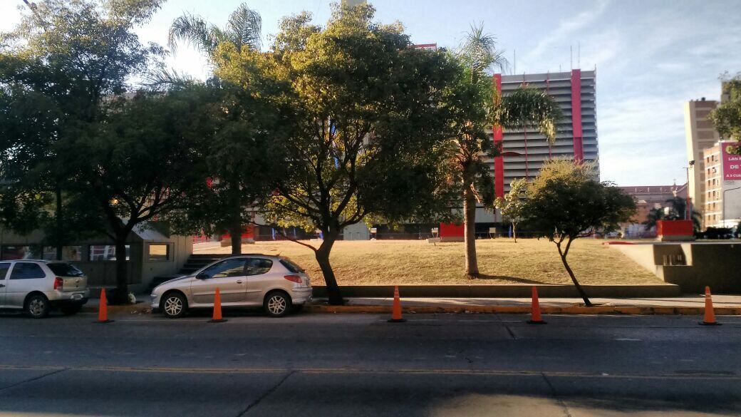 El robo ocurrió en un edificio, al frente de la Central de Policía. 