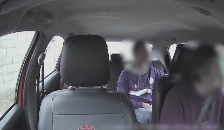 El robo quedó registrado y el delincuente fue arrestado.