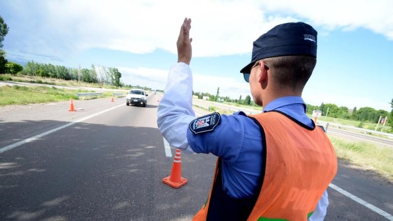 El sacerdote fue detenido por incumplir la cuarentena obligatoria.