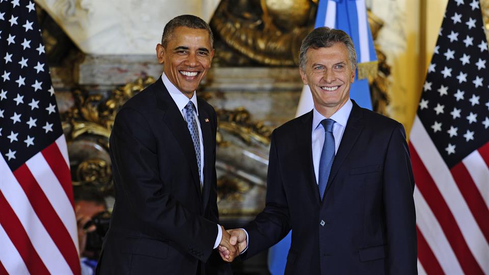 El saludo de Obama y Macri en la Casa Rosada.