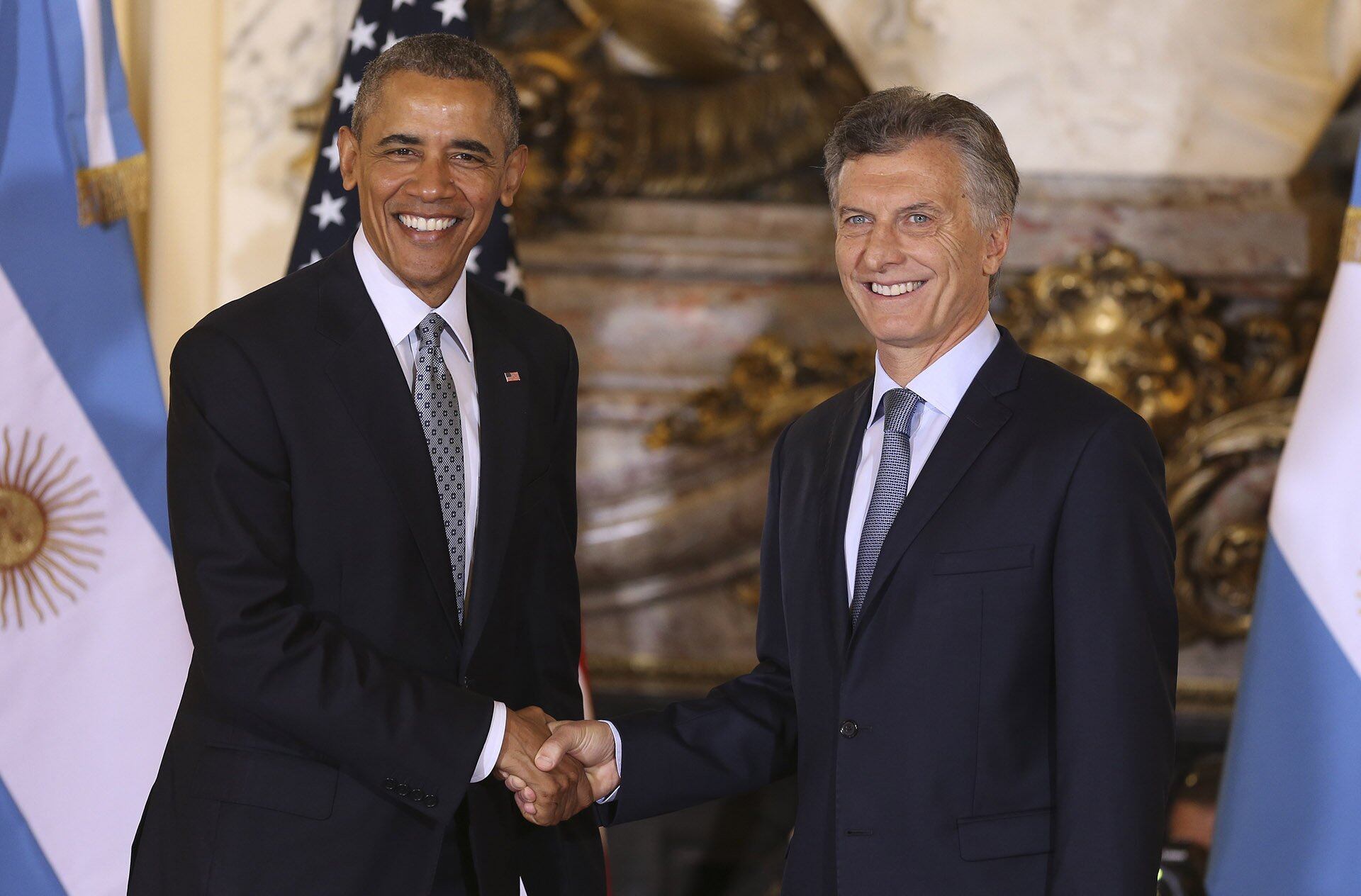 El saludo de Obama y Macri en la Casa Rosada.