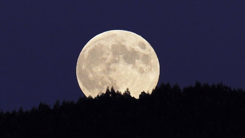 El satélite brindó un espectáculo muy pocas veces visto y fue retratado.