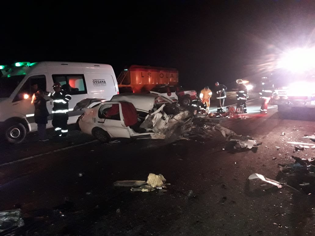 El sector derecho del auto quedó completamente destrozado.