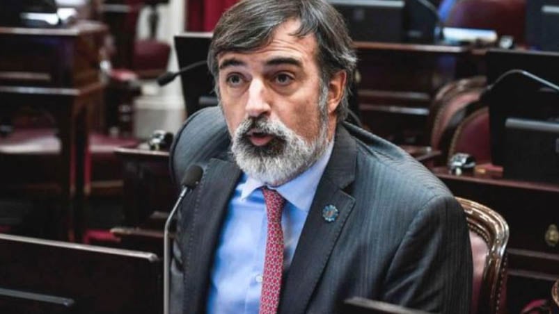 El senador aseguró que no renunciará.