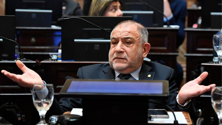 El senador por Córdoba enfureció por otro aumento en las dietas de los senadores.