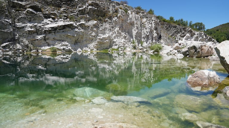 El sendero blanco, un lugar diferente en plenas sierras. Foto: Lucio Casalla / ElDoce.tv.