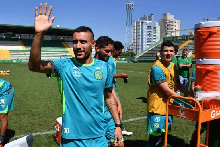 El sobreviviente Alan Ruschel volverá a jugar en mayo