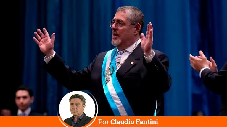 El socialdemócrata asumió a la presidencia de Guatemala.