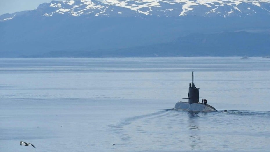 El submarino, durante una navegación en el Canal de Beagle.