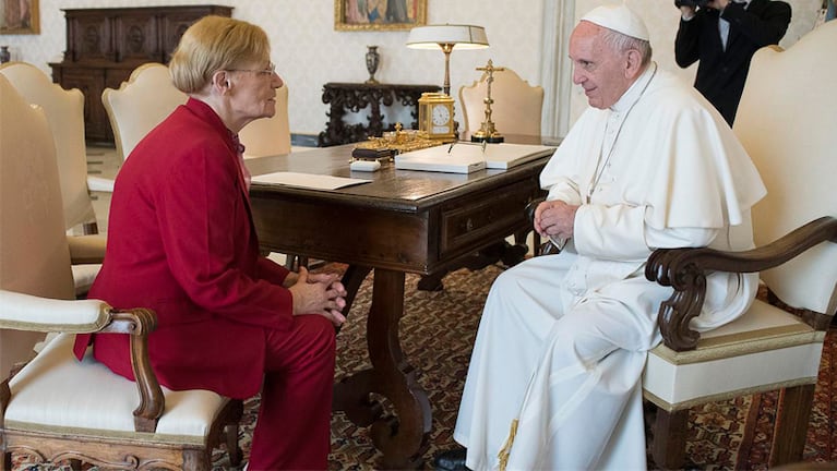 El Sumo Pontífice y Lidia Guerrero en el Vaticano.