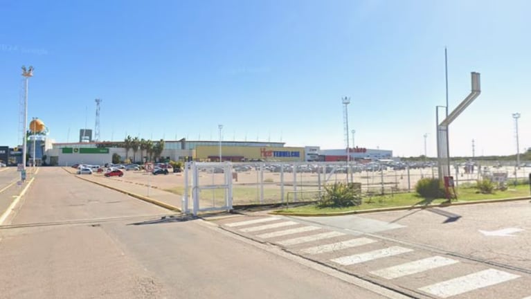 El supermercado en Bahía Blanca en donde ocurrió el robo.
