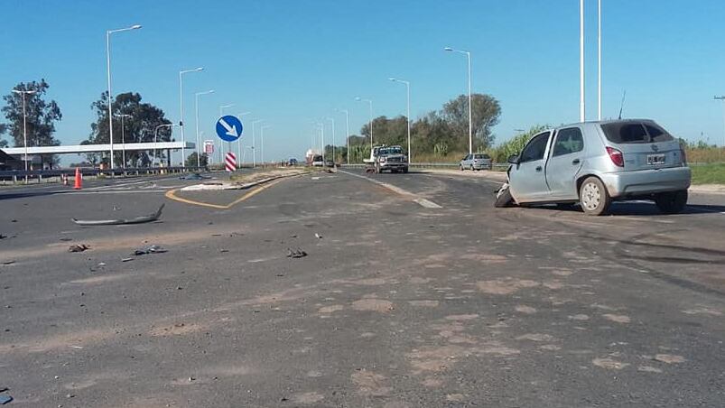 El Suzuki Fun que atropelló a la maestra en el cruce de la ruta a Malena.