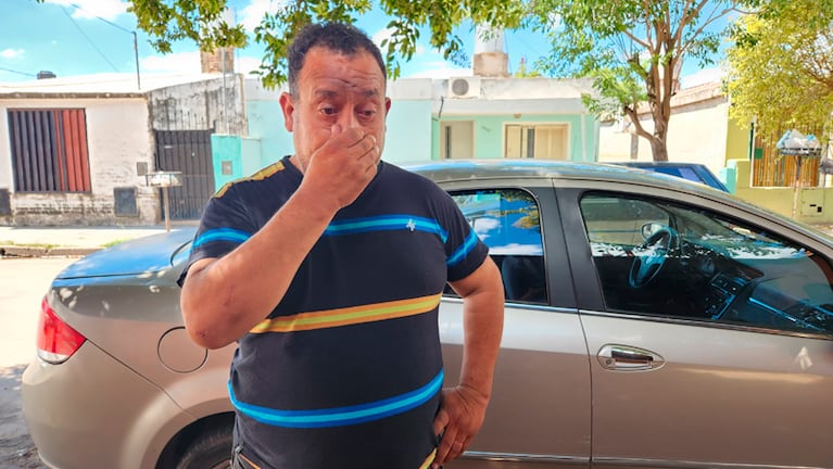 El taxista fue agarrado a patadas por los ladrones. Foto: Julieta Pelayo / El Doce.