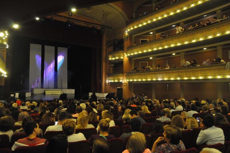 El Teatro Real festeja sus 90 años y lo celebra con vos