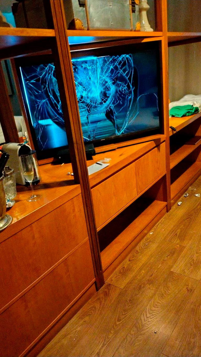 El televisor destrozado en la habitación de Liam Payne.