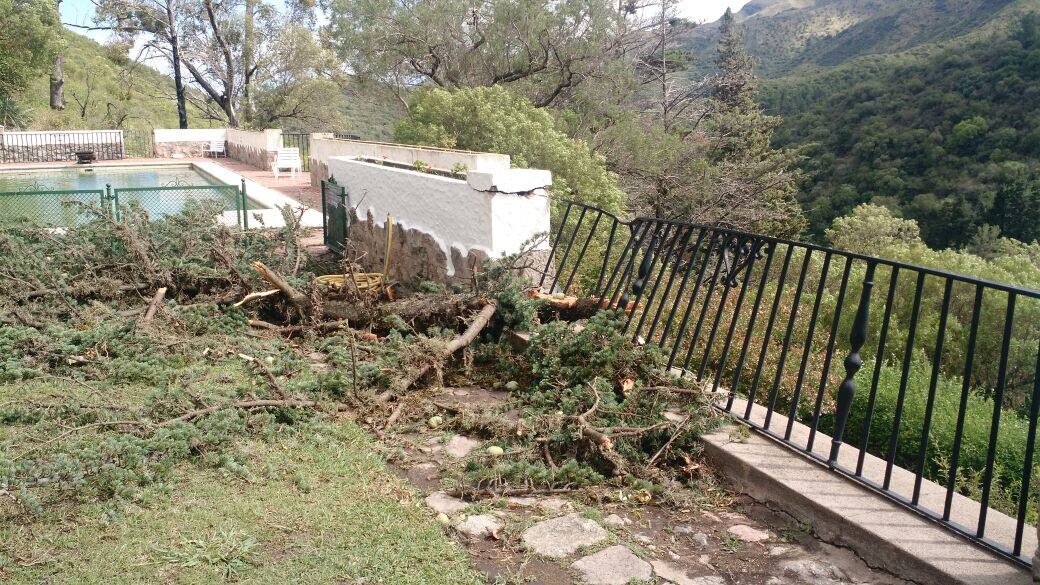 El temporal provocó destrozos en La Cumbre. Fotos: Karina Vallori.