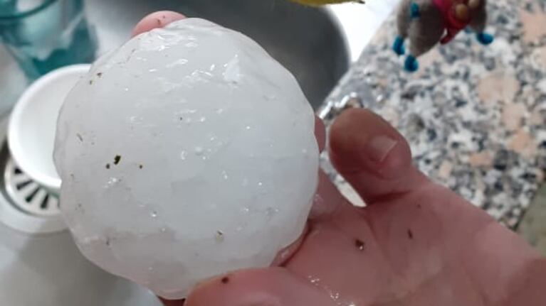 El temporal sorprendió a la localidad de Pergamino, que no había recibido alerta de granizo.