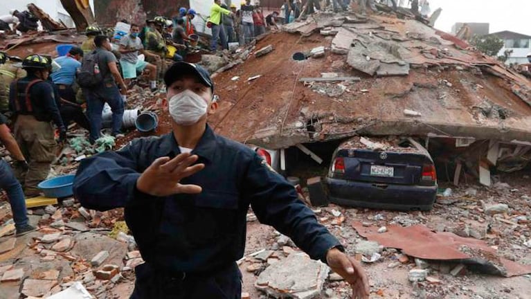 El terremoto de México dejó videos impresionantes del fuerte fenómeno y el comportamiento de la Tierra.