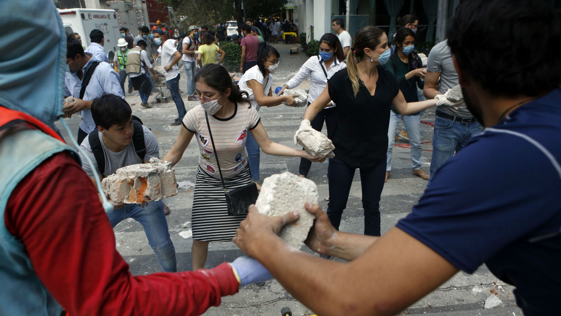 El terremoto dejó cientos de muertos y heridos en México. Foto: AP.