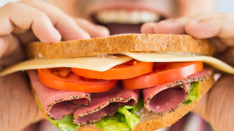 El terrible accidente con el sándwich ocurrió en el bar de una estación de servicio de Mar del Plata.