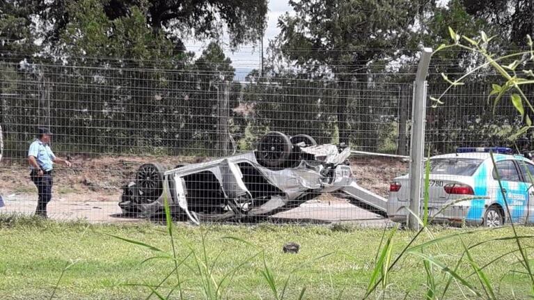 El terrible accidente le costó la vida a dos jóvenes.