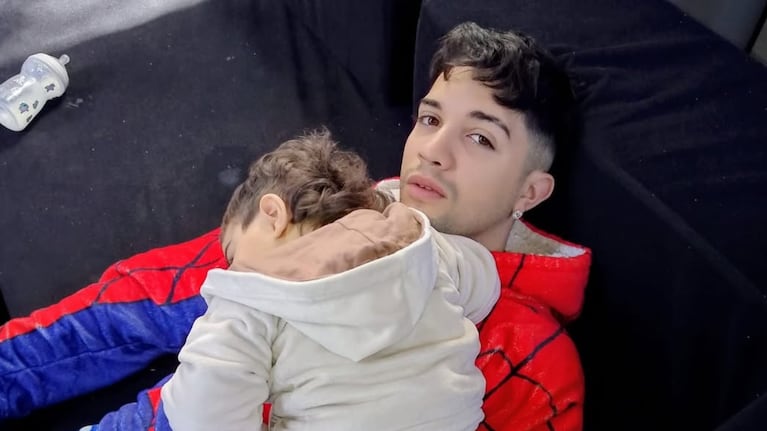 El tierno posteo del artista junto a su hijo.