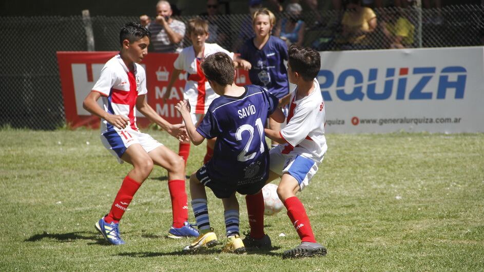 El torneo más lindo sigue su marcha a puro disfrute. Foto: Damián Reyna.