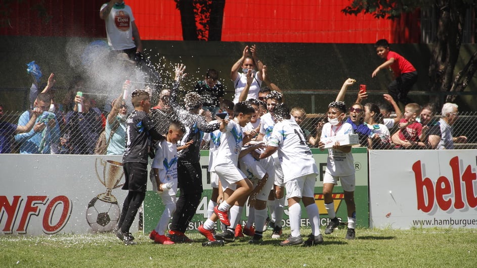 El torneo más lindo sigue su marcha a puro disfrute. Foto: Damián Reyna.