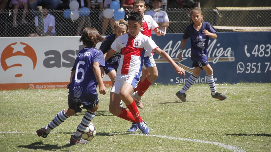 El torneo más lindo sigue su marcha a puro disfrute. Foto: Damián Reyna.