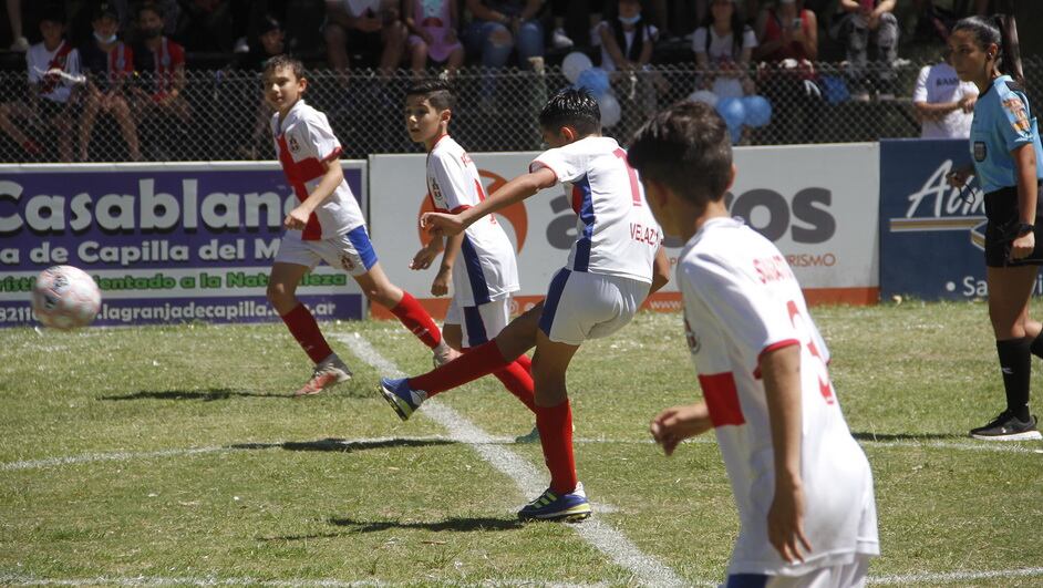 El torneo más lindo sigue su marcha a puro disfrute. Foto: Damián Reyna.