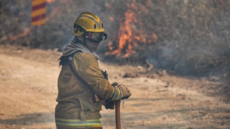 El trabajo contra las llamas lleva dos semanas en el interior provincial.
