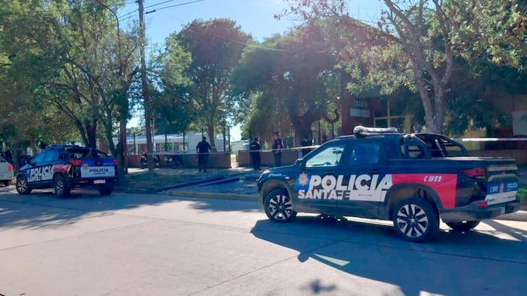 El trabajo de la Policía en la escuela del tiroteo fatal.