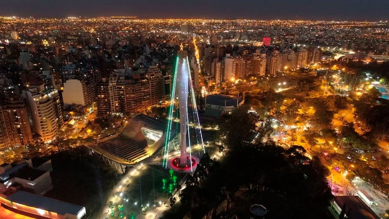 El tradicional árbol de Navidad se colocará en el Faro del Bicentenario. (Foto: Prensa Provincia)