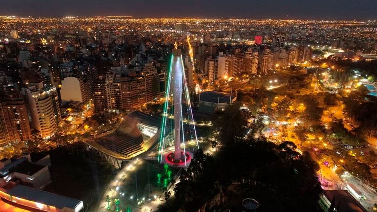 El tradicional árbol de Navidad se colocará en el Faro del Bicentenario. (Foto: Prensa Provincia)