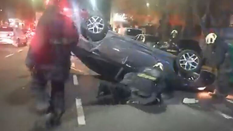 El tránsito de la avenida Alberdi fue interrumpido en tres carriles para realizar pericias.