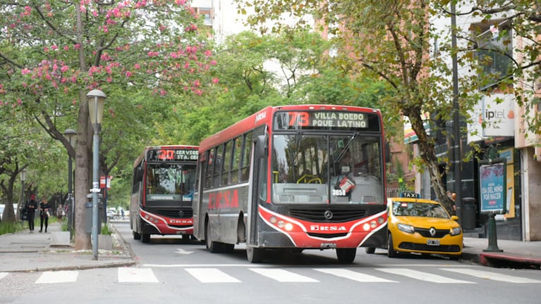 El transporte urbano no funcionará este lunes. Foto: Lucio Casalla/El Doce.