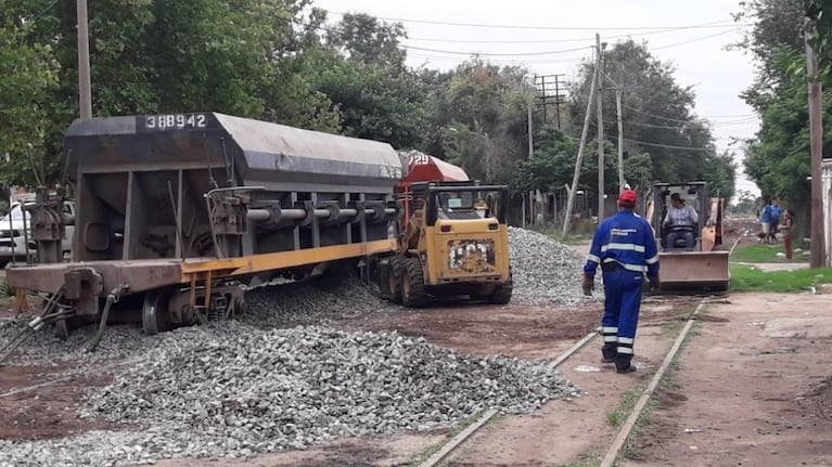 El tren pasa a 10 kilómetros por hora por pedido de los vecinos.