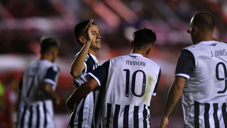 El trío Godoy-Arias-Maroni fue clave para el triunfo.