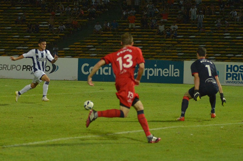 El triunfo le permite a la "T" seguir con vida en la Copa Argentina. Foto: Lucio Casalla / ElDoce.tv