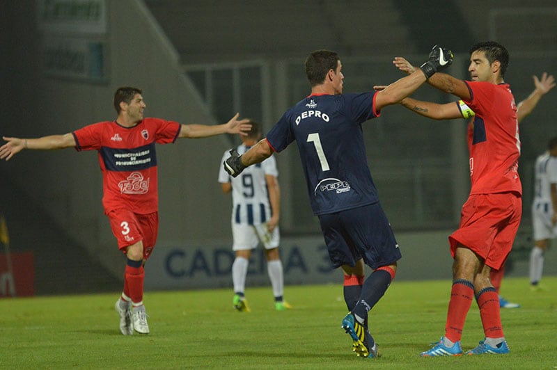 El triunfo le permite a la "T" seguir con vida en la Copa Argentina. Foto: Lucio Casalla / ElDoce.tv