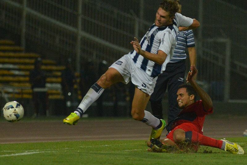 El triunfo le permite a la "T" seguir con vida en la Copa Argentina. Foto: Lucio Casalla / ElDoce.tv