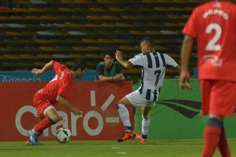 El triunfo le permite a la "T" seguir con vida en la Copa Argentina. Foto: Lucio Casalla / ElDoce.tv