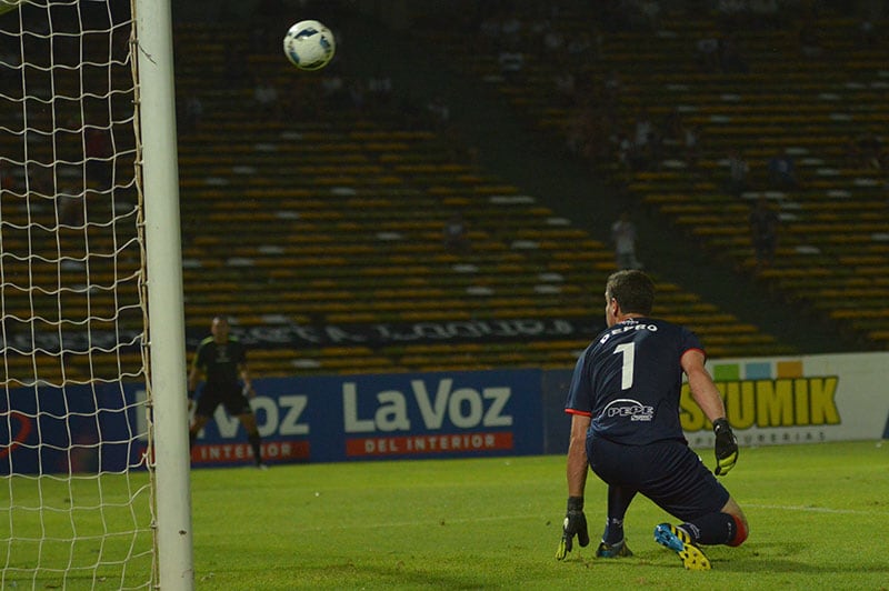 El triunfo le permite a la "T" seguir con vida en la Copa Argentina. Foto: Lucio Casalla / ElDoce.tv