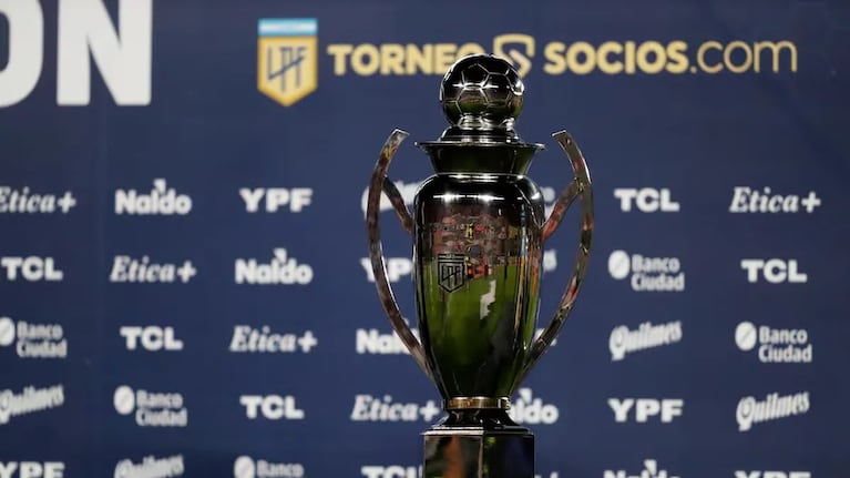 El trofeo de la Liga Profesional, en la mira de Belgrano y River.