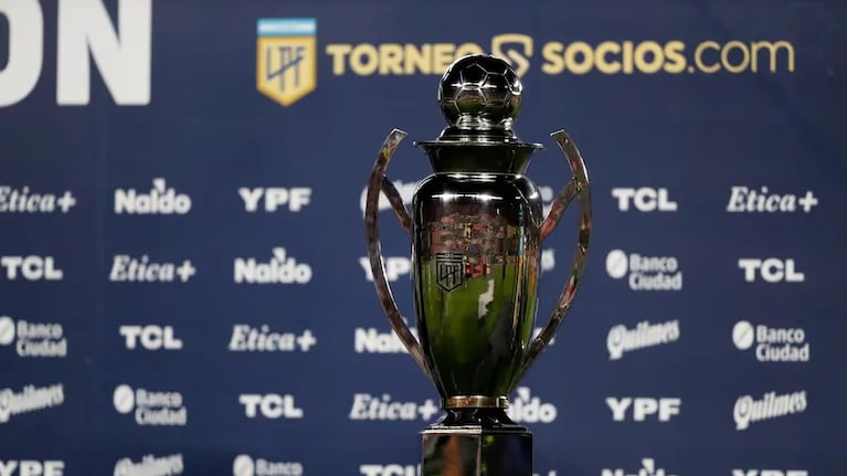 El trofeo de la Liga Profesional, en la mira de Belgrano y River.