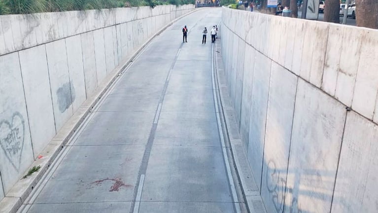 El tunel de Plaza España al que cayó Ezequiel. Foto: gentileza La Voz.