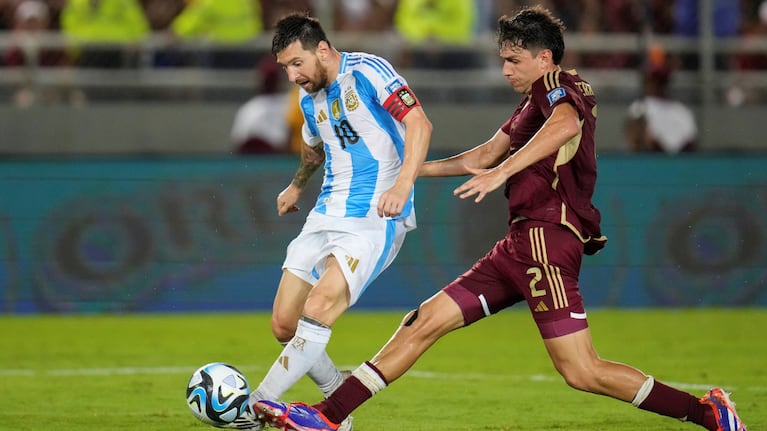 El último cruce entre Argentina y Venezuela fue con empate 1 a 1 (Foto: AP /Ariana Cubillos).