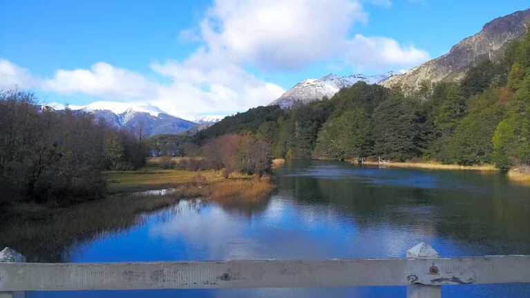 El valioso predio recuperado está situado sobre la costa del lago Mascardi.