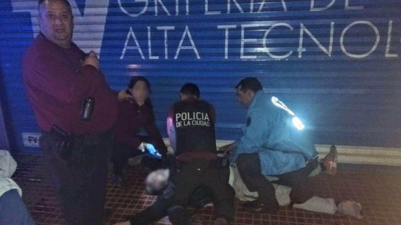 El vecino padecía demencia senil y sus vecinos marchan para repudiar su violenta muerte. 