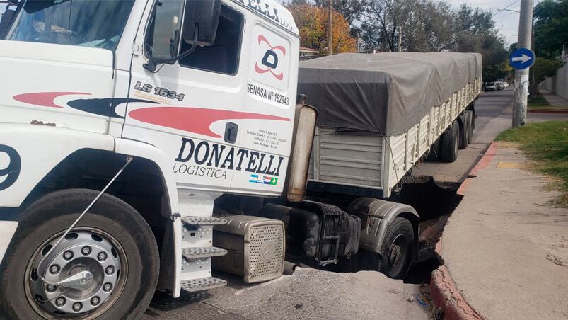 El vehículo llevaba 15 mil kilos de alambre. Foto: Juan Pablo Lavisse/El Doce.